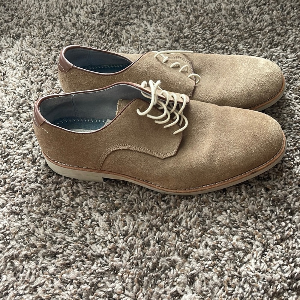 Light brown suede oxfords in GUC!